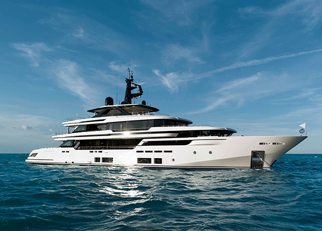 Le Groupe Ferretti continue de penser grand: au Monaco Yacht Show il présente deux premières mondiales - le Custom Line 50 M/Y ASANTE et le wallywind110 – GALMA, tout en carbone - et annonce la construction du superyacht Riva 70Metri